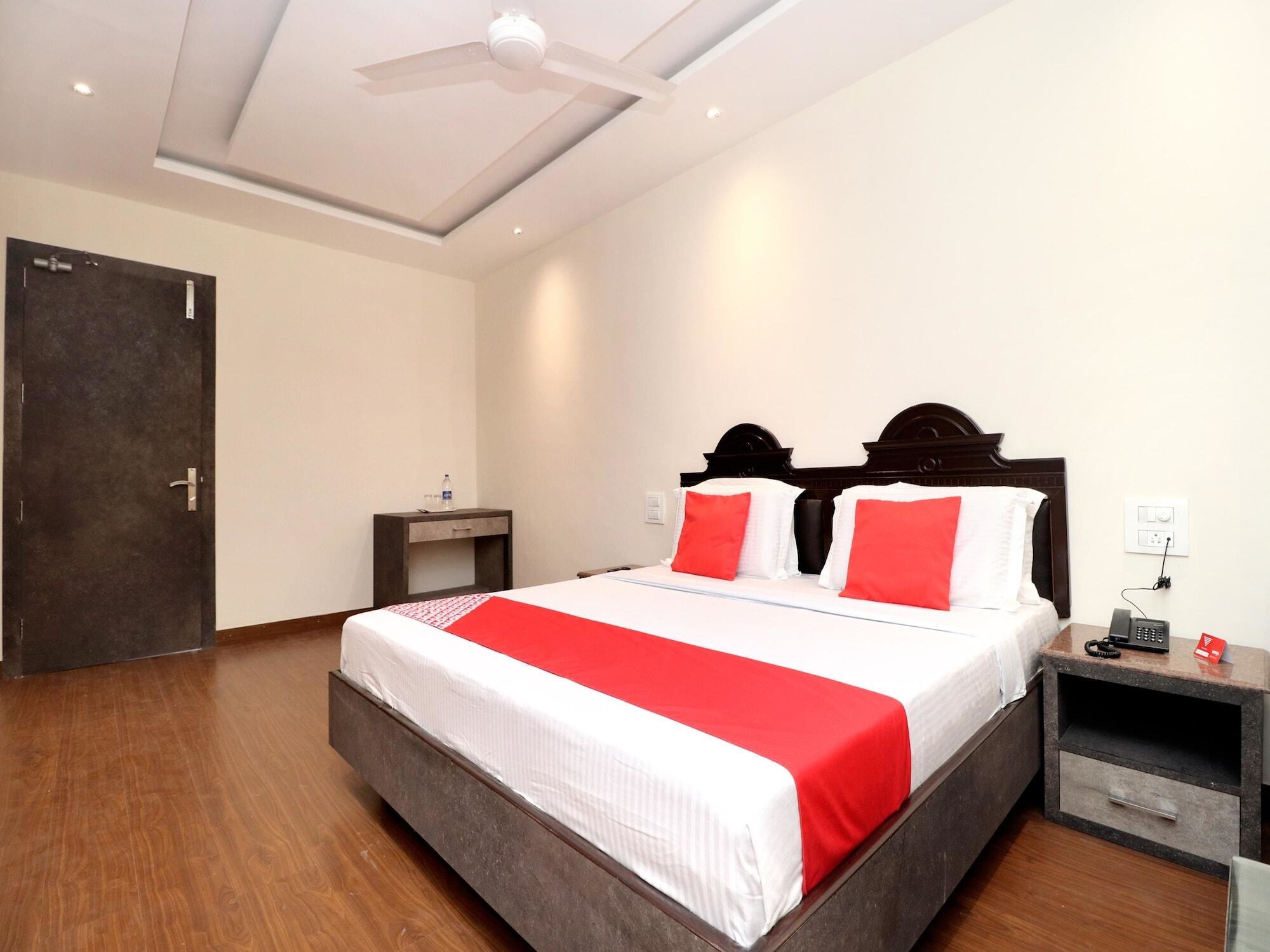 Oyo 15890 Hotel Sunciti Extension Bathinda Εξωτερικό φωτογραφία